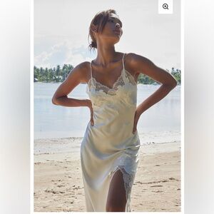 NWT Natori Lolita XS Ivory Lace Trim Slip Dress